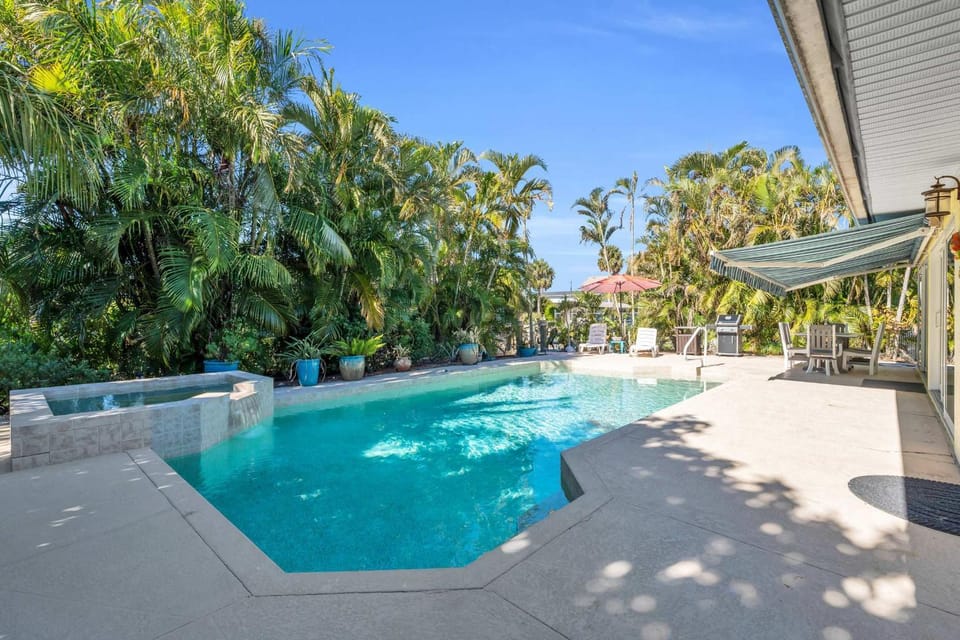 Heated Pool & Spa Home on a Scenic, Gulf Access Canal -Close to Bonita Beach! House in Bonita Springs