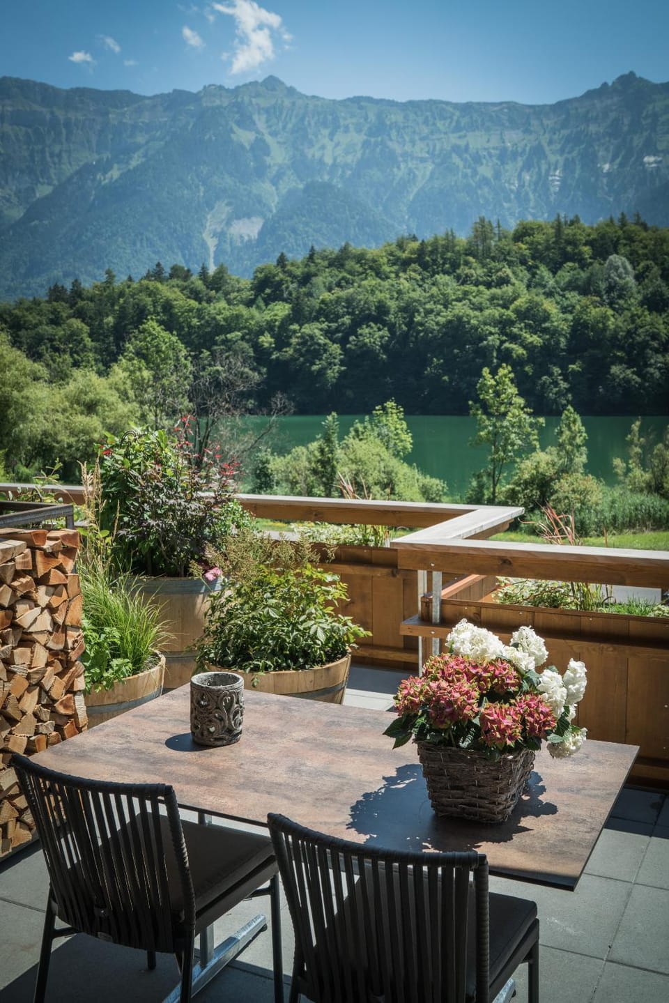 Balcony/Terrace, Mountain view