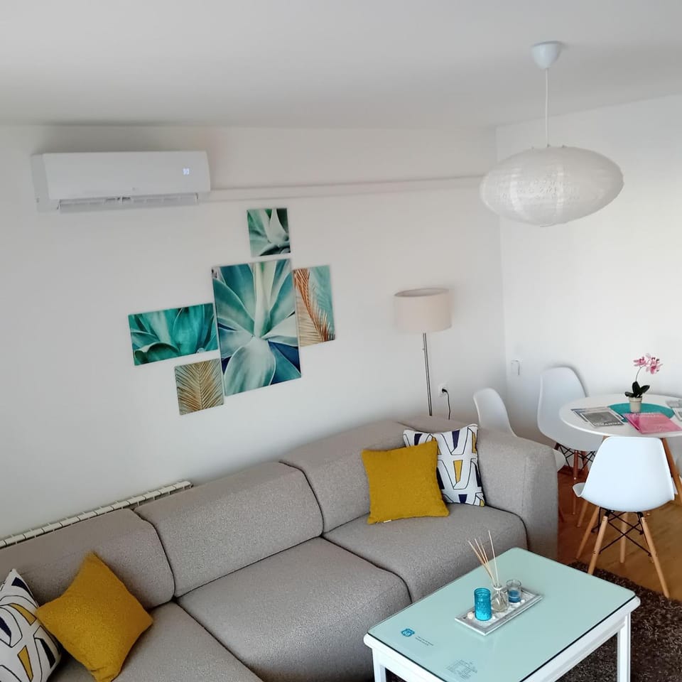 Living room, Seating area, Dining area, air conditioner