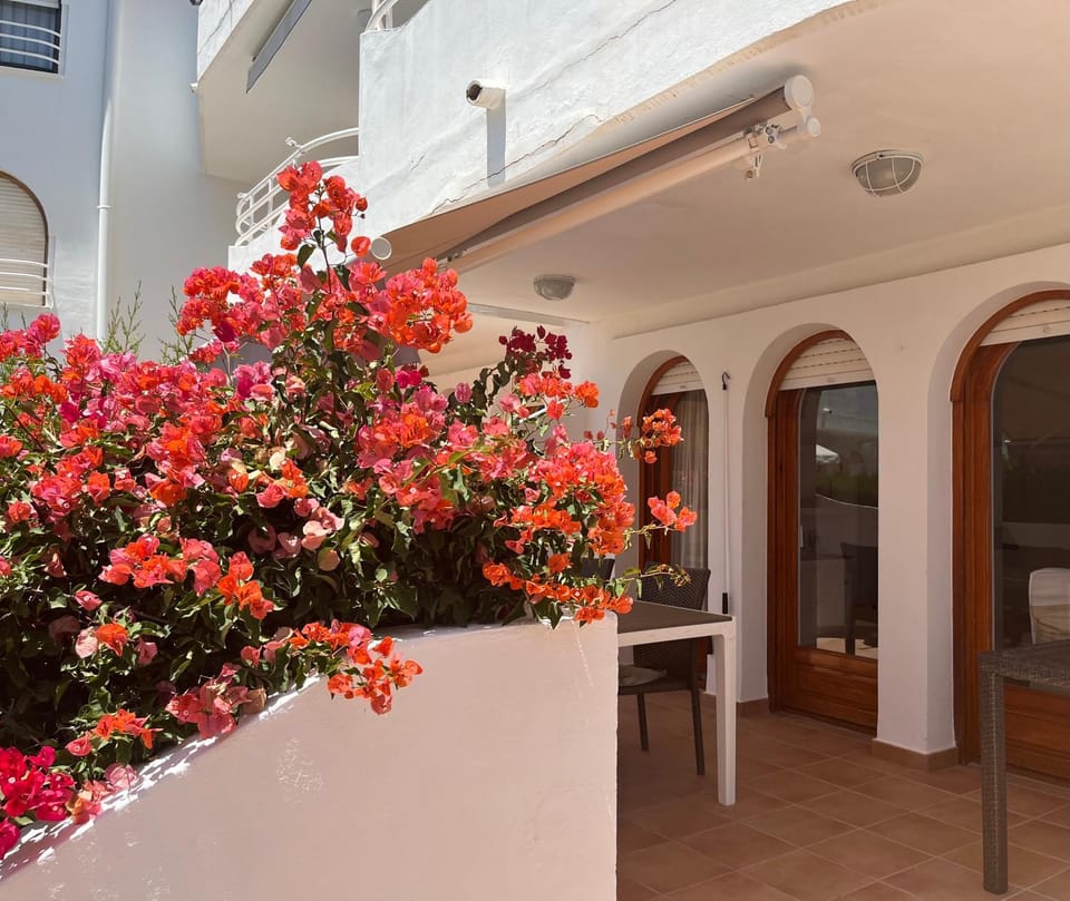 Balcony/Terrace, Garden view