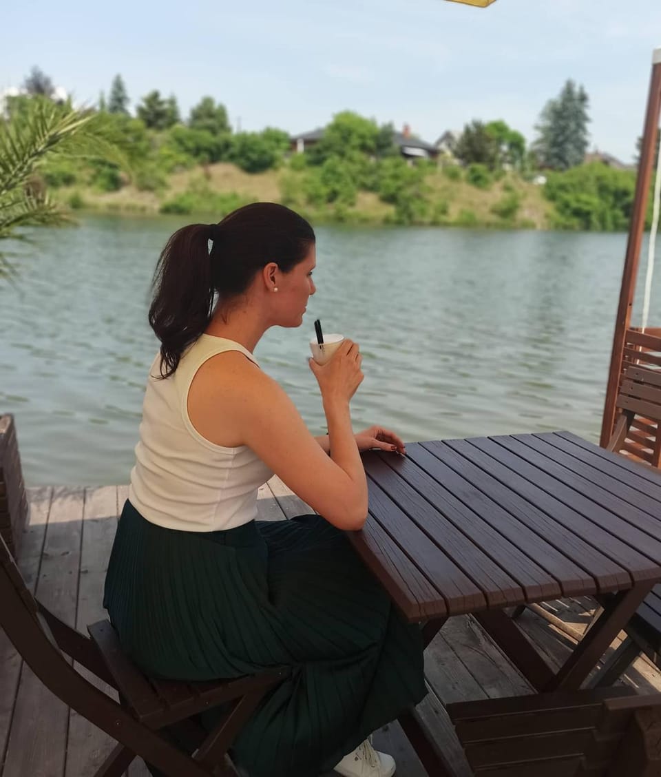Restaurant/places to eat, Lake view