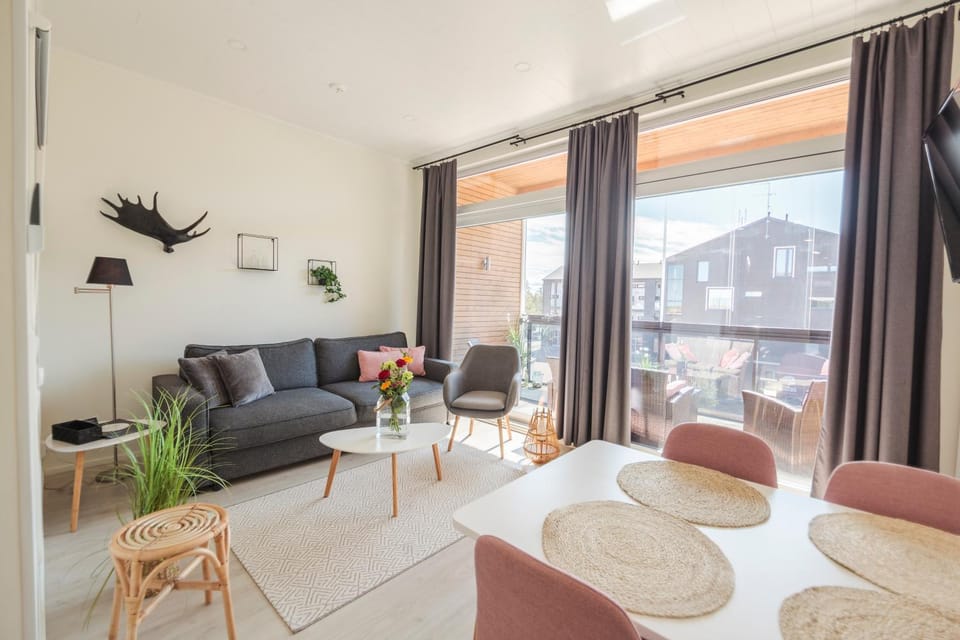 Balcony/Terrace, Balcony/Terrace, Photo of the whole room, Seating area, Dining area
