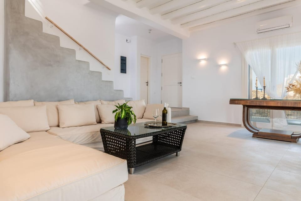 Living room, Seating area, air conditioner