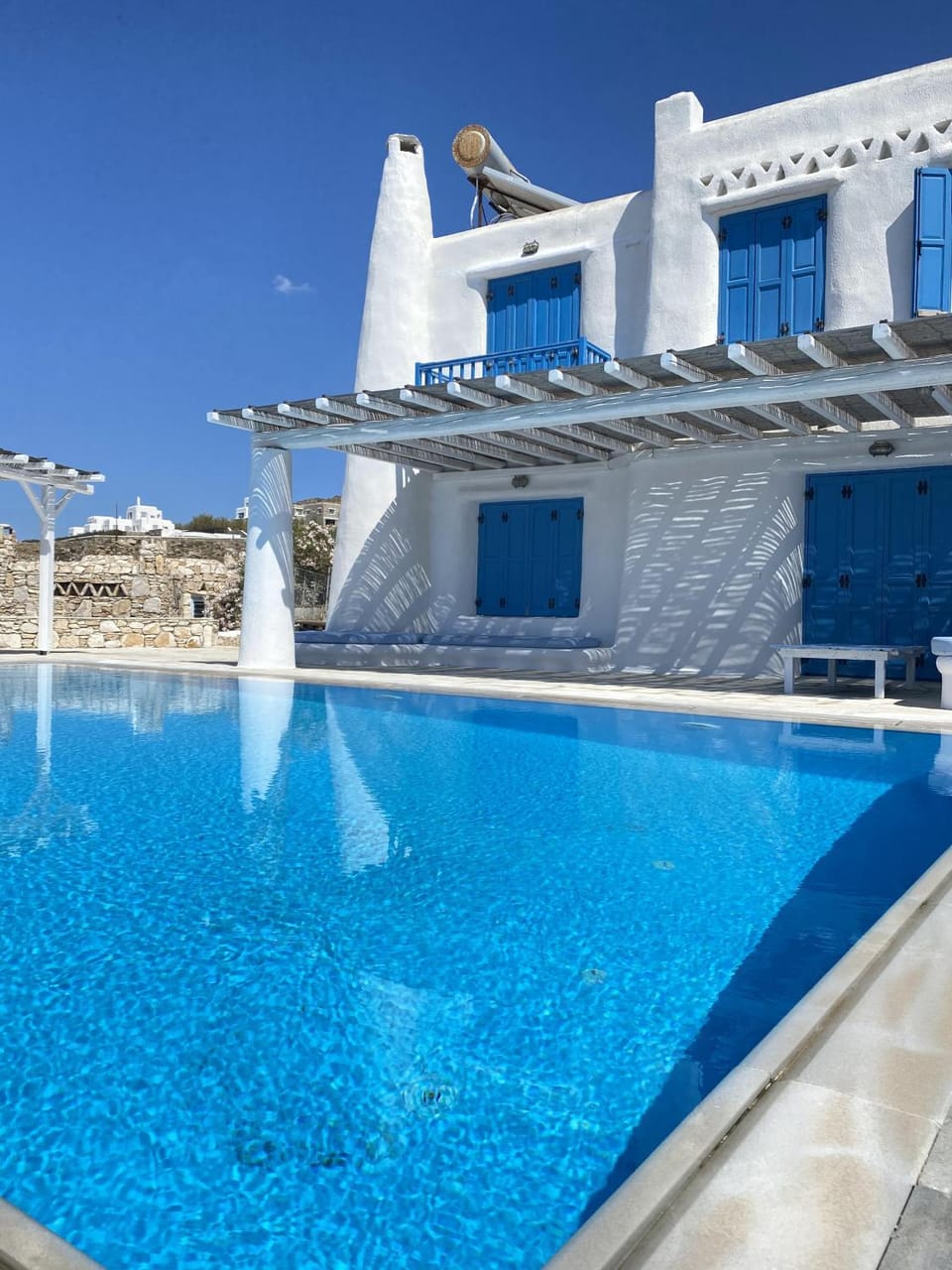 Myrovi Harmony Suites - Sea View & Pool in Kanalia Apartment in Mykonos, Mikonos 846 00, Greece