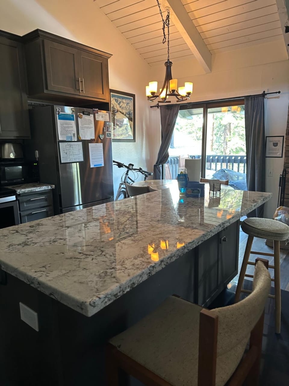 Comfy, Quiet, Condo near Lake Mary and the Village Apartment in Mammoth Lakes