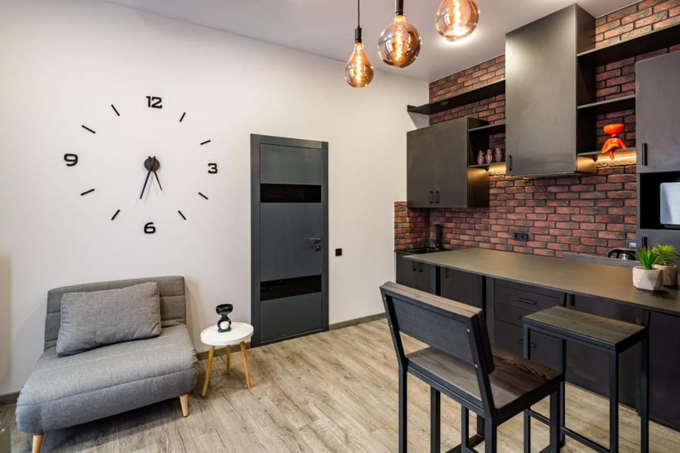 Kitchen or kitchenette, Seating area, Dining area, stove