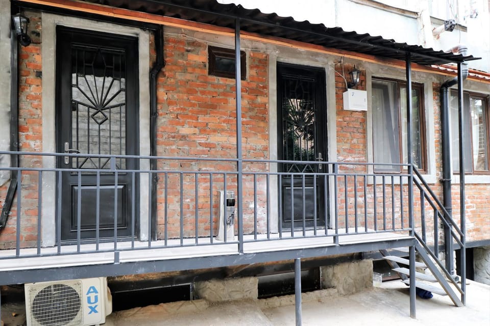 Property building, Facade/entrance, Balcony/Terrace