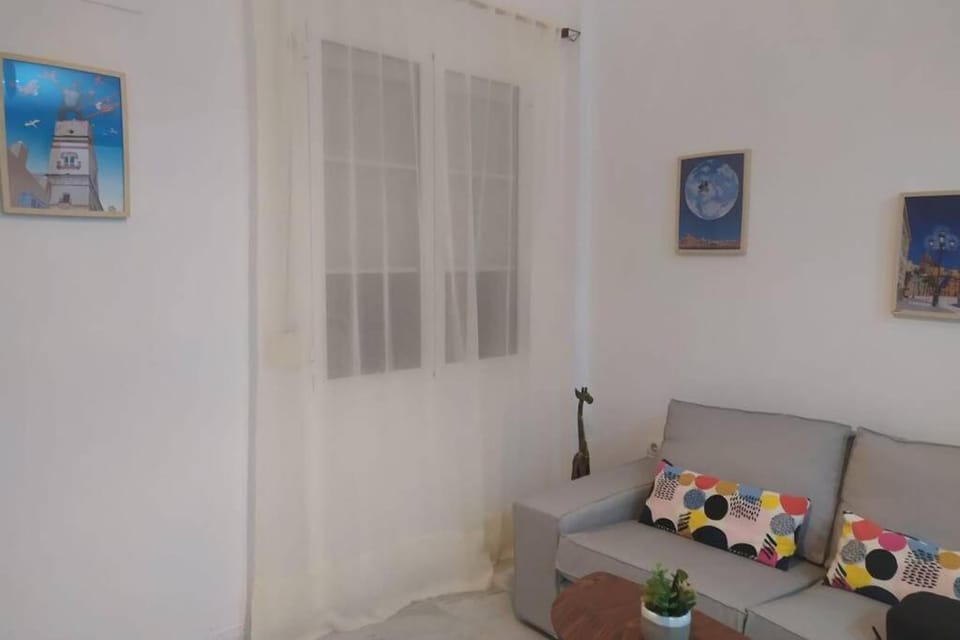 El patio de San Isidro by Gades Gestión Apartment in Cadiz