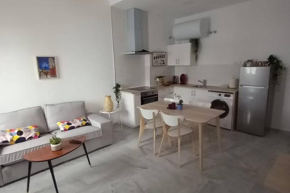 El patio de San Isidro by Gades Gestión Apartment in Cadiz