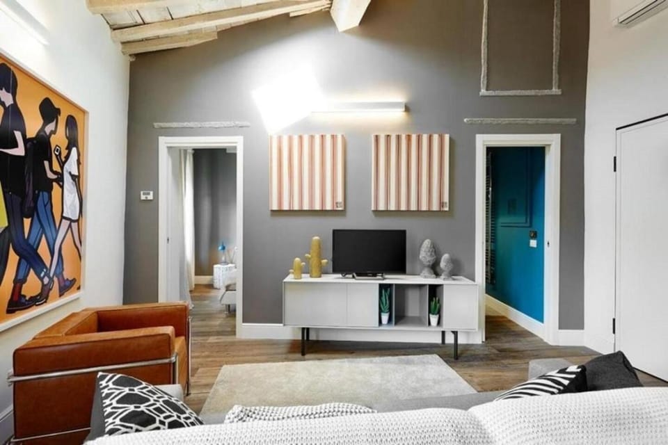 TV and multimedia, Seating area