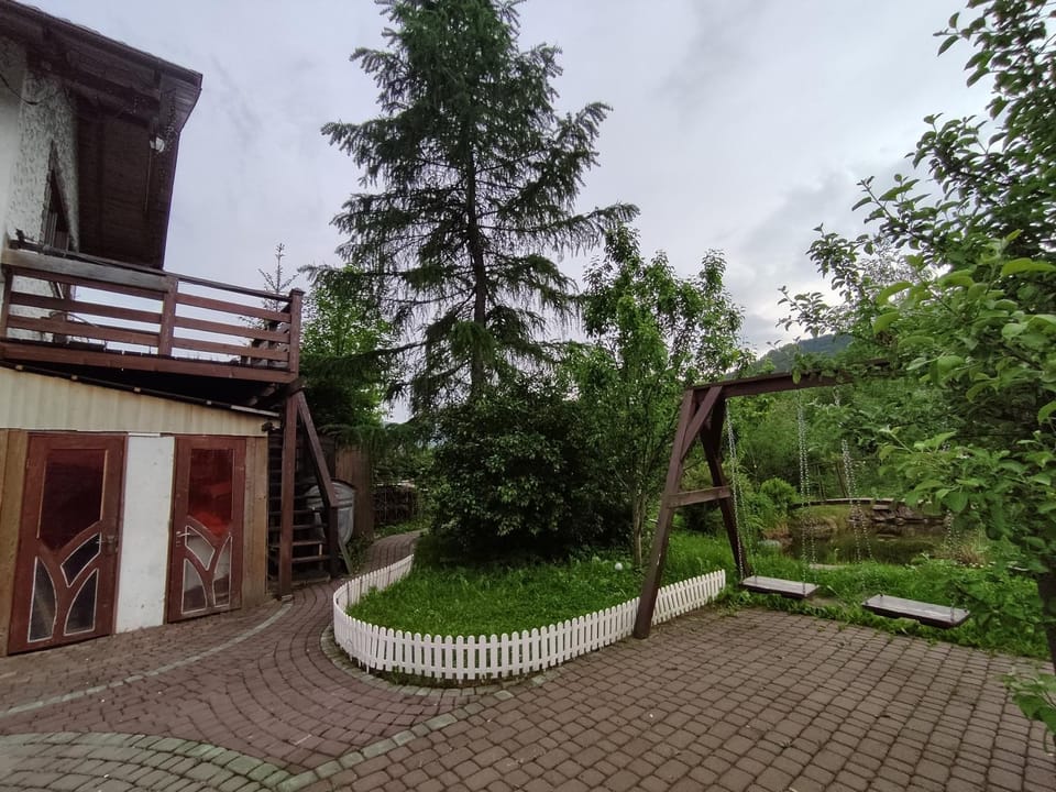 Property building, Day, Natural landscape, Garden