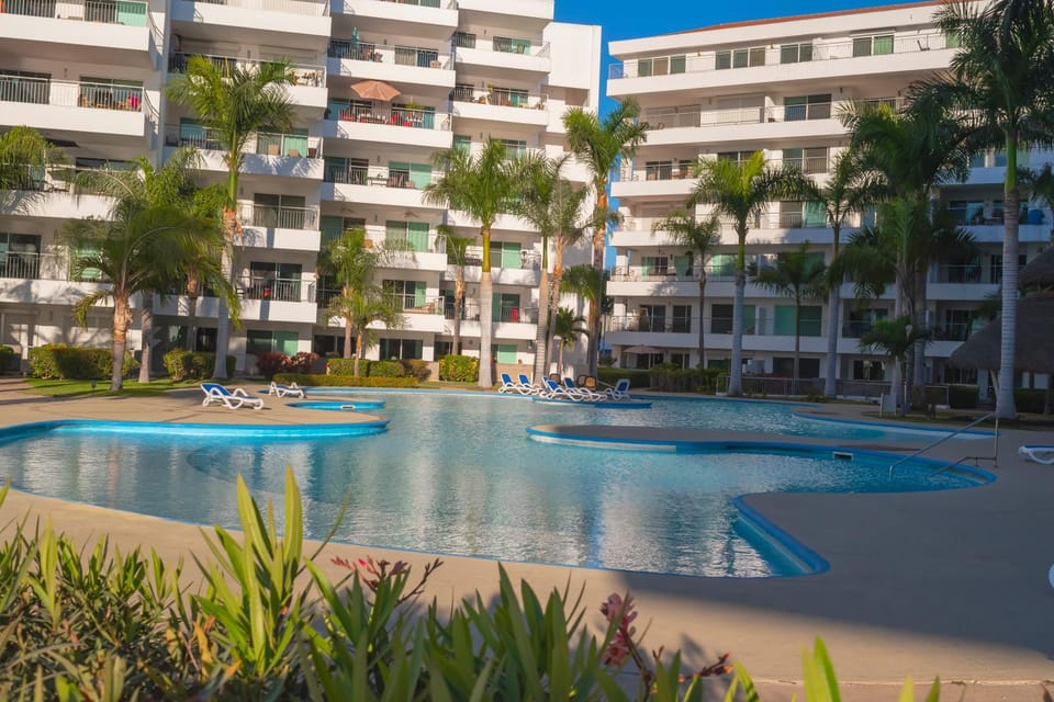 Pool view, Swimming pool