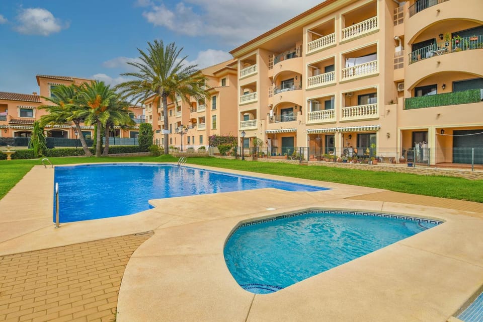 Garden, Swimming pool