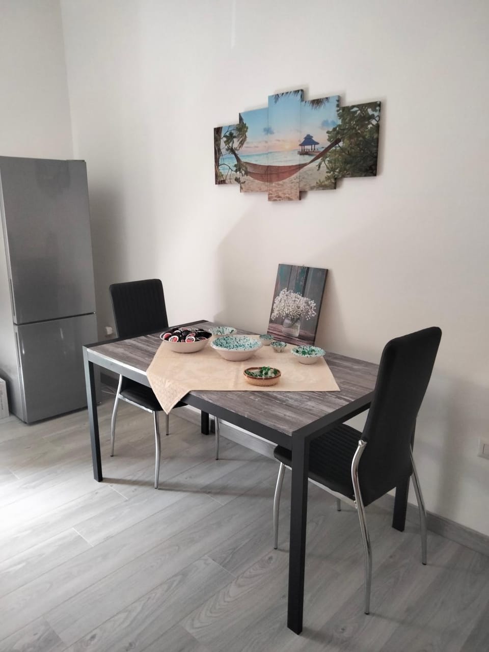 Kitchen or kitchenette, Communal kitchen, Breakfast