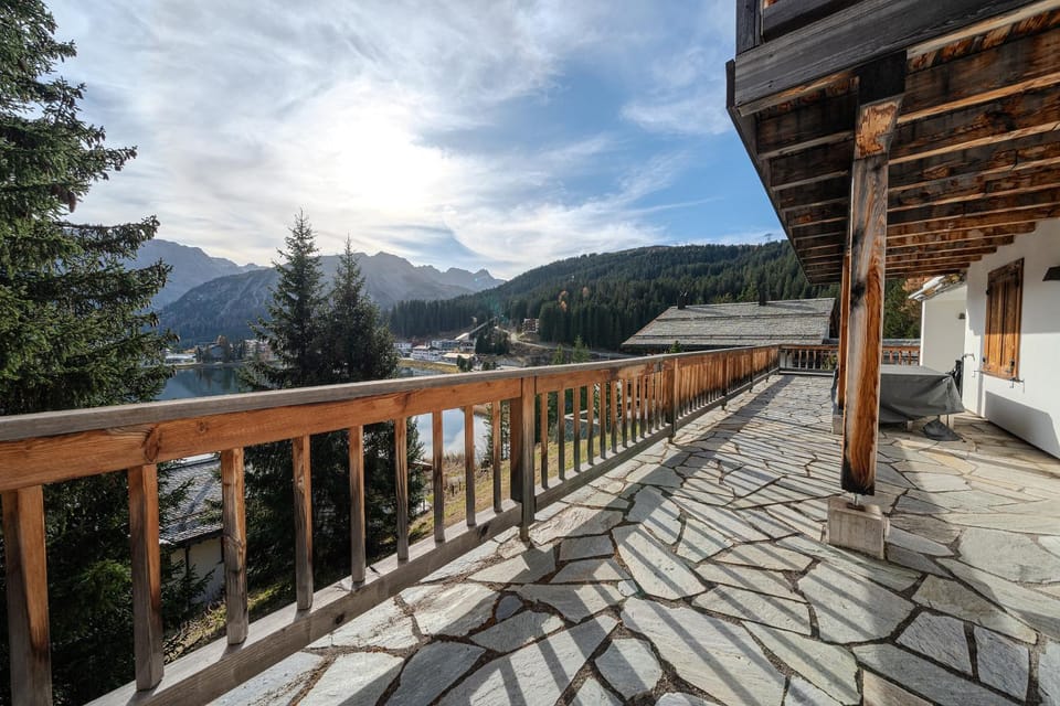 Balcony/Terrace, Mountain view