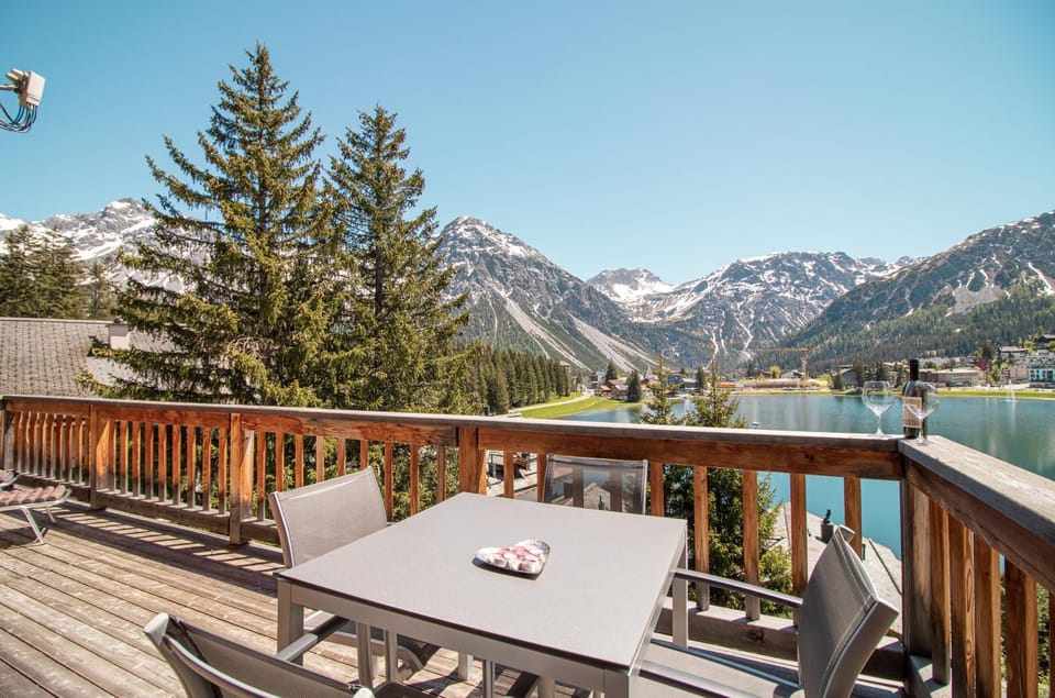 Balcony/Terrace, Mountain view