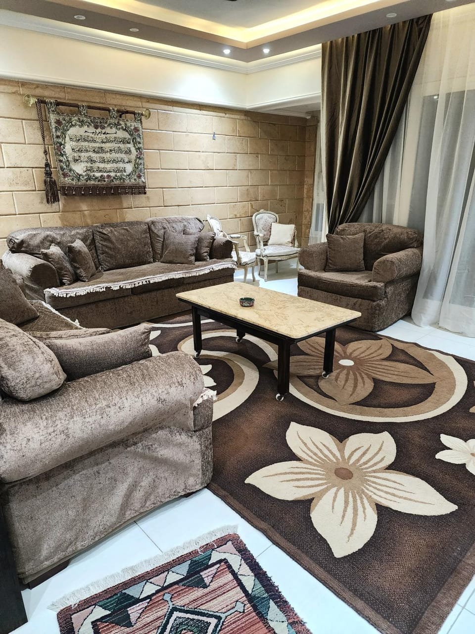 Living room, Seating area