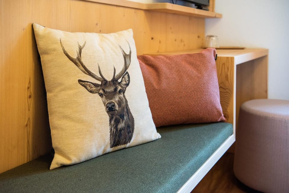 Bed, Photo of the whole room, Seating area, Bedroom