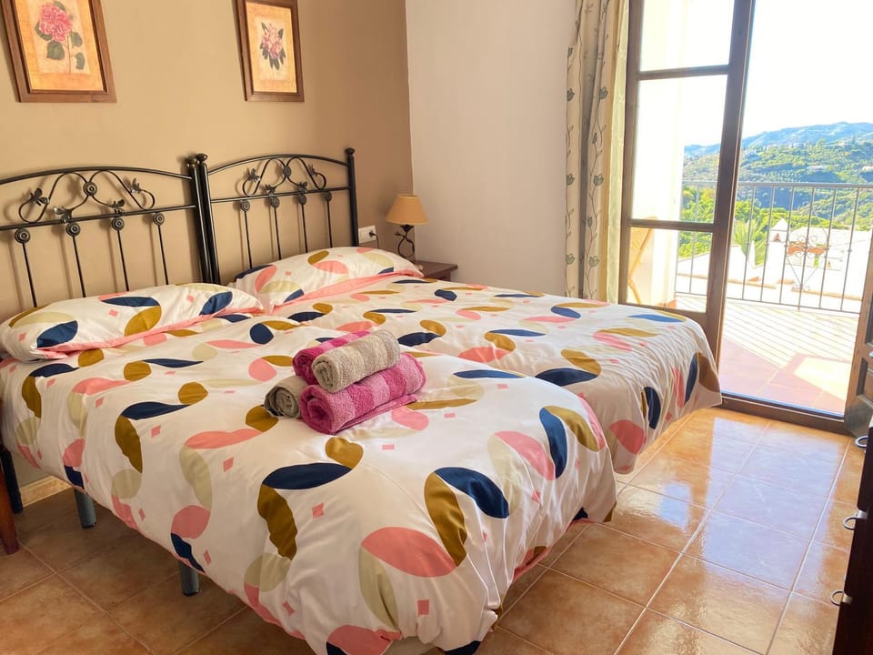 Bonito apartamento Piscina Wifi Apartment in Frigiliana