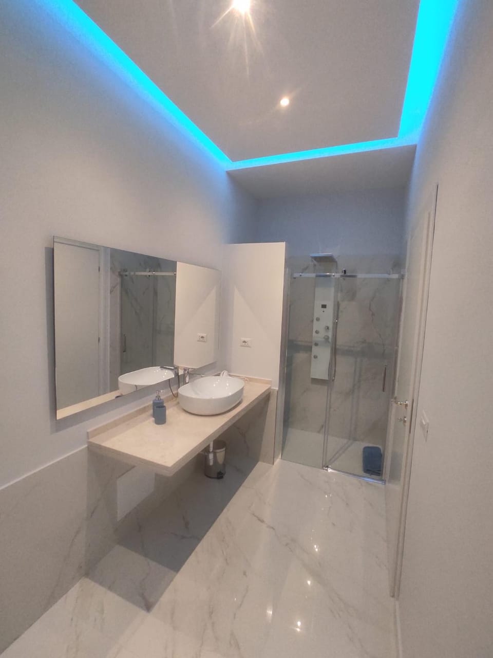 Shower, Bathroom