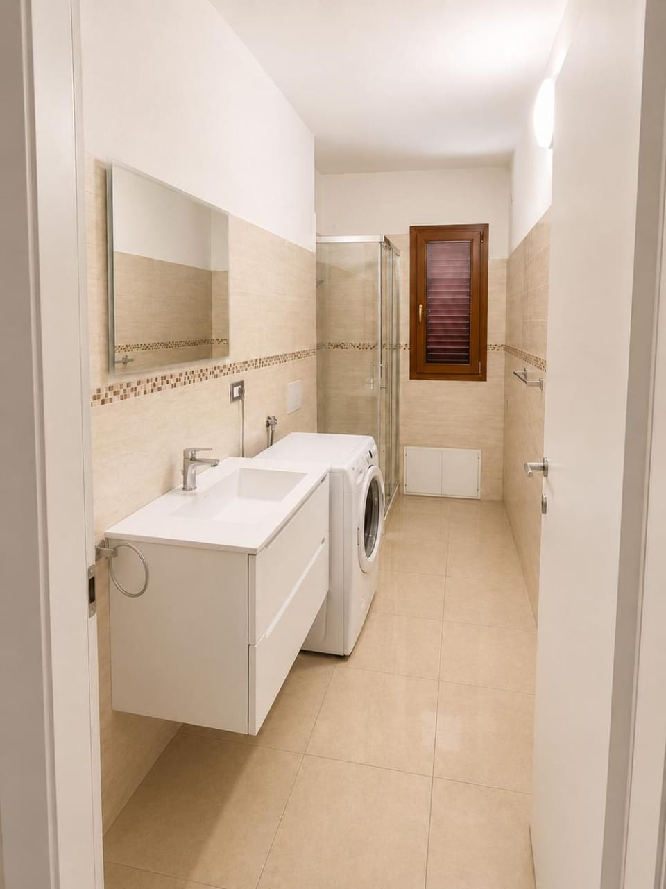 Bathroom, washing machine
