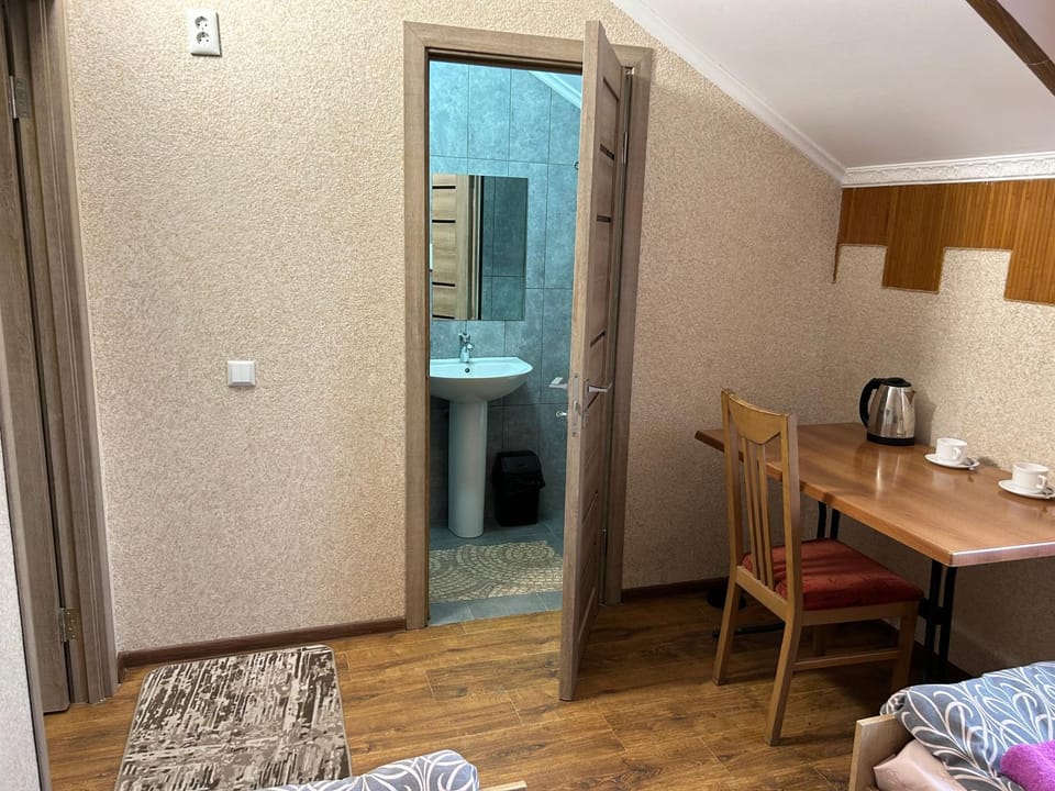 Готель Максим Hostel in Lviv Oblast