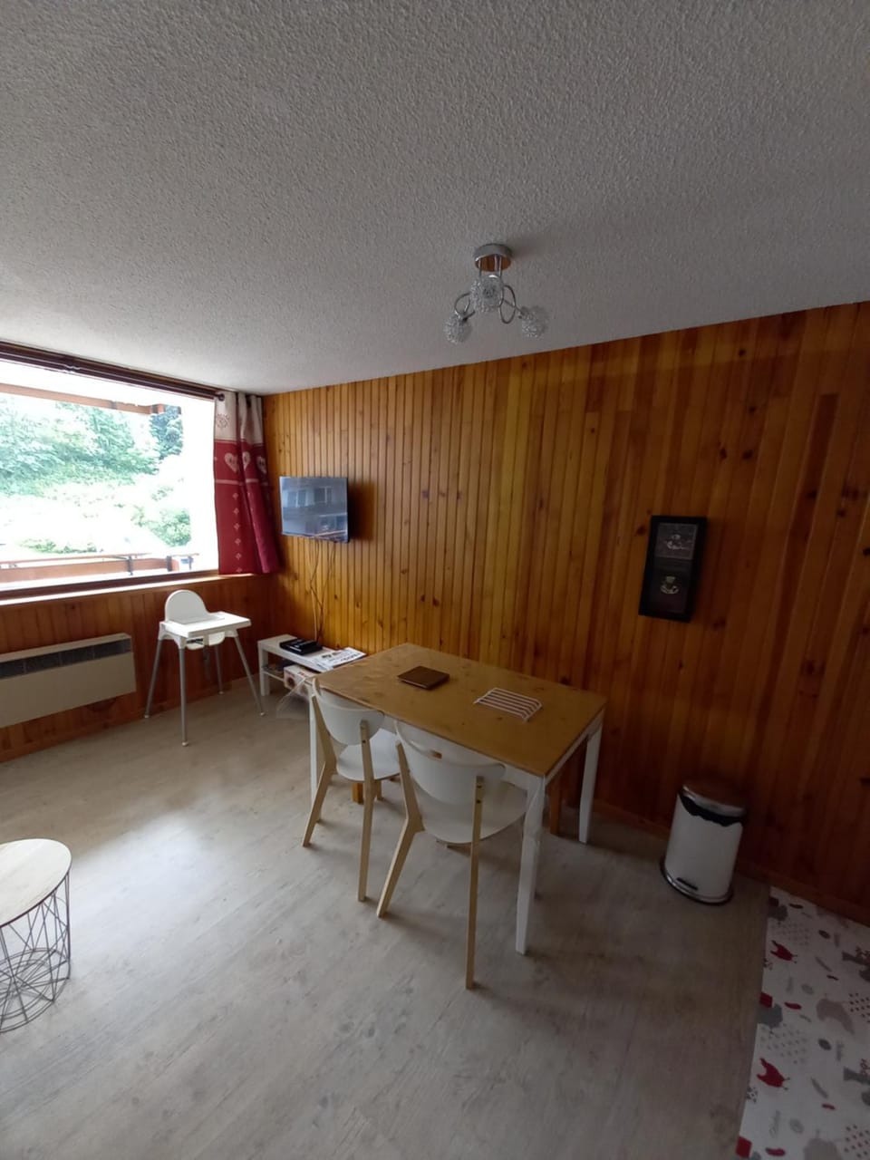Studio 4 personnes centre Superbesse Apartment in Besse-et-Saint-Anastaise