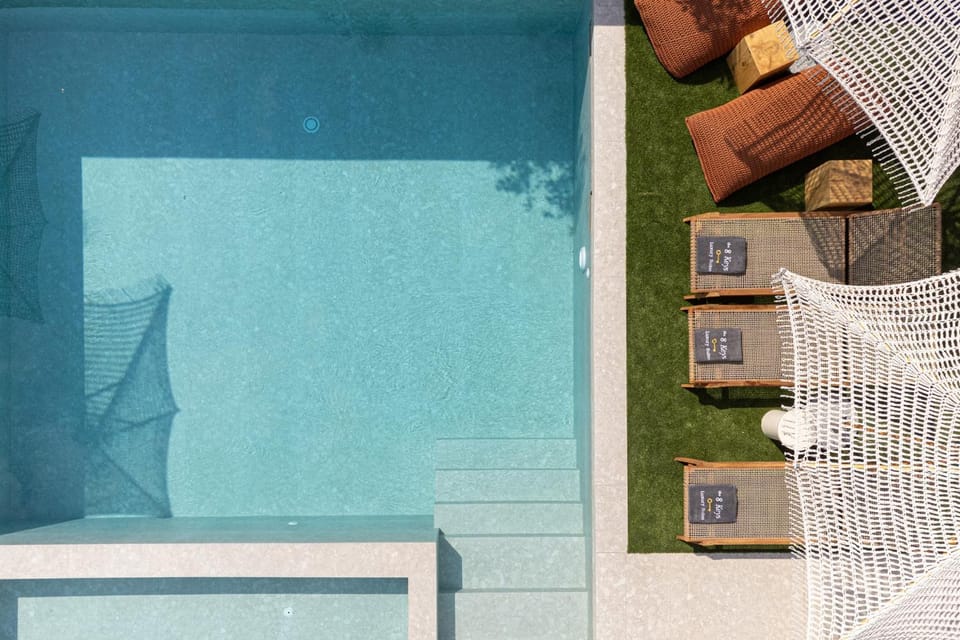 Patio, Day, Pool view, Swimming pool, Swimming pool, sunbed, towels