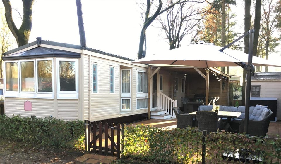 Prachtige chalet op de Veluwe nabij Hoenderloo Chalet in Hoenderloo