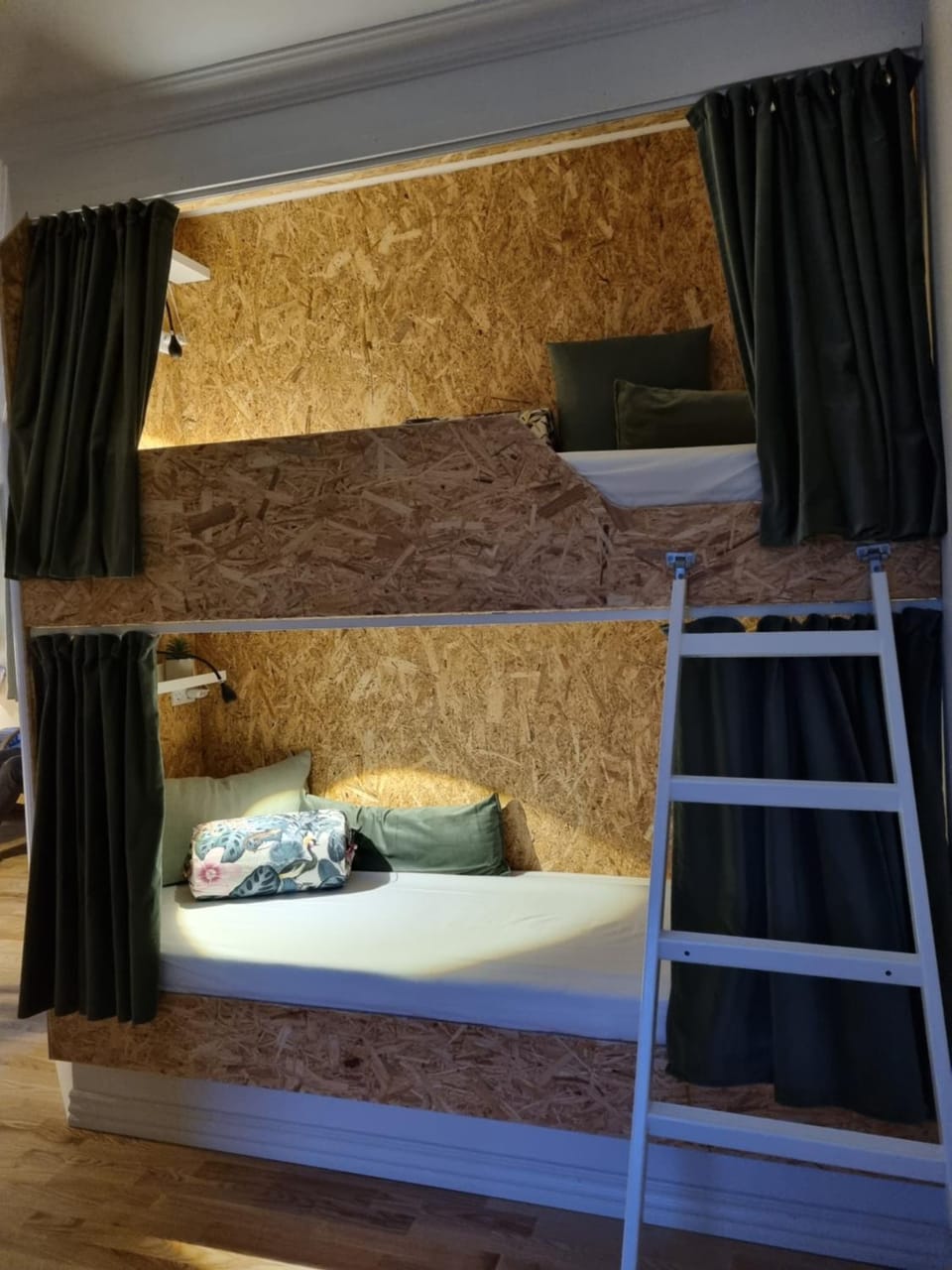 Bed, bunk bed