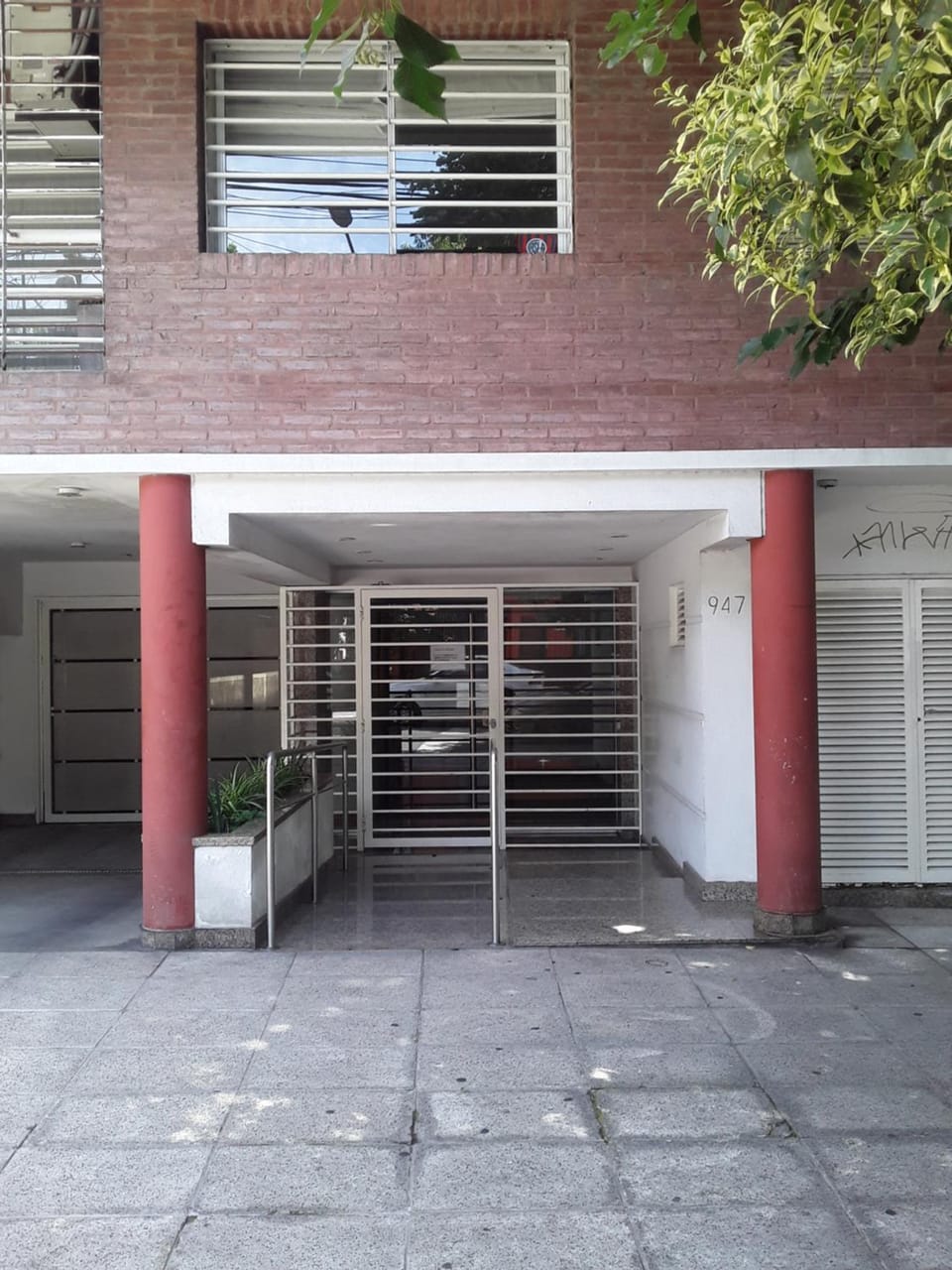 Facade/entrance