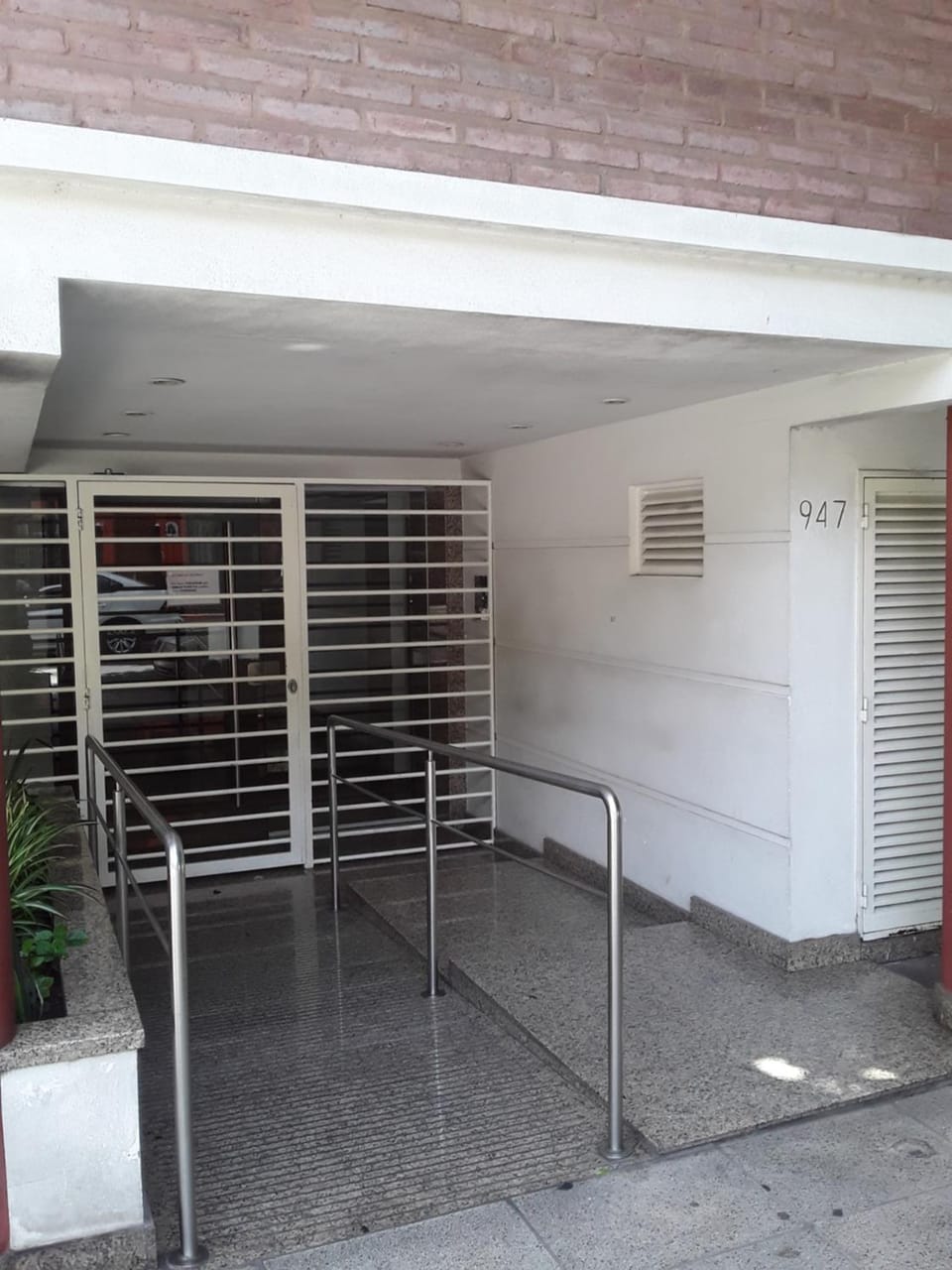 Facade/entrance