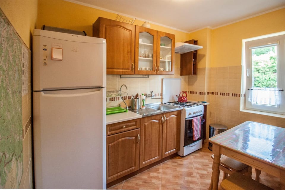 Dining area, Communal kitchen