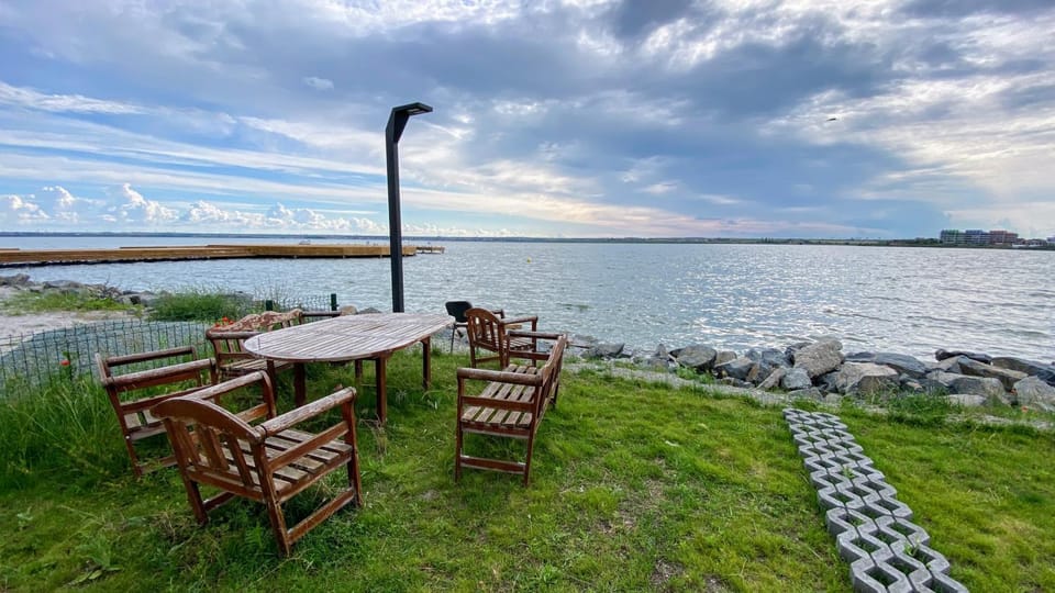 Garden, Garden view, Lake view