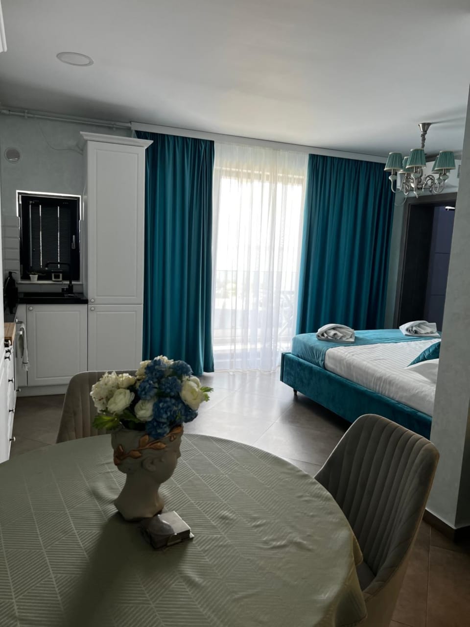 Bed, Bedroom, Breakfast