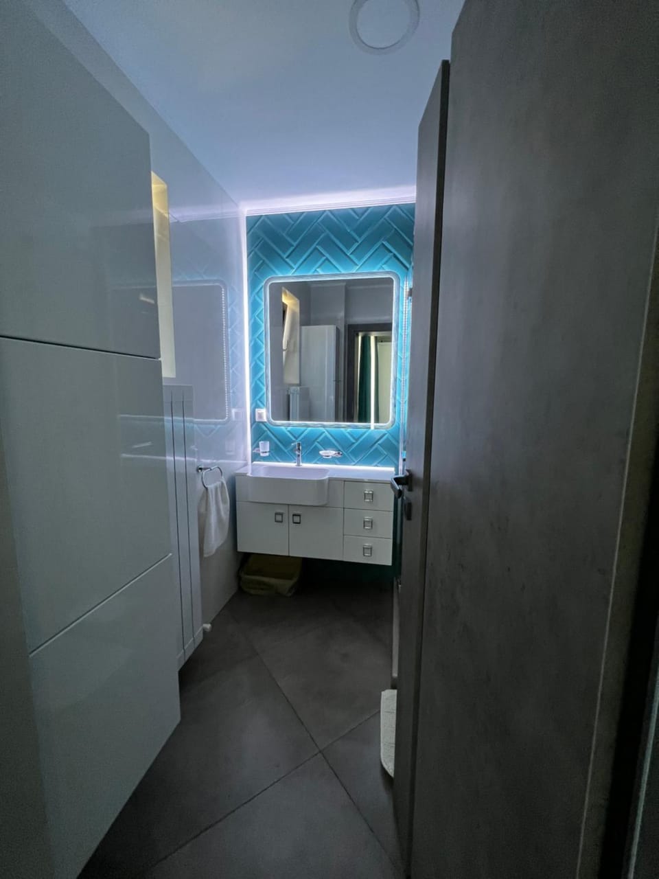 Bathroom, Public Bath