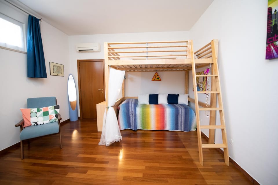 bunk bed