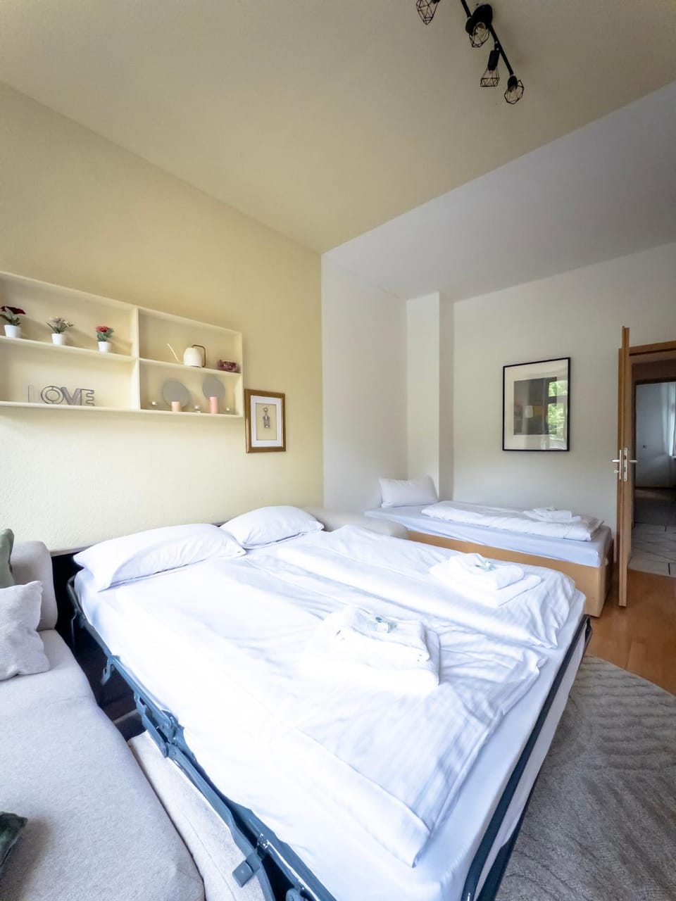 TV and multimedia, Living room, Bedroom, heating, heating, towels