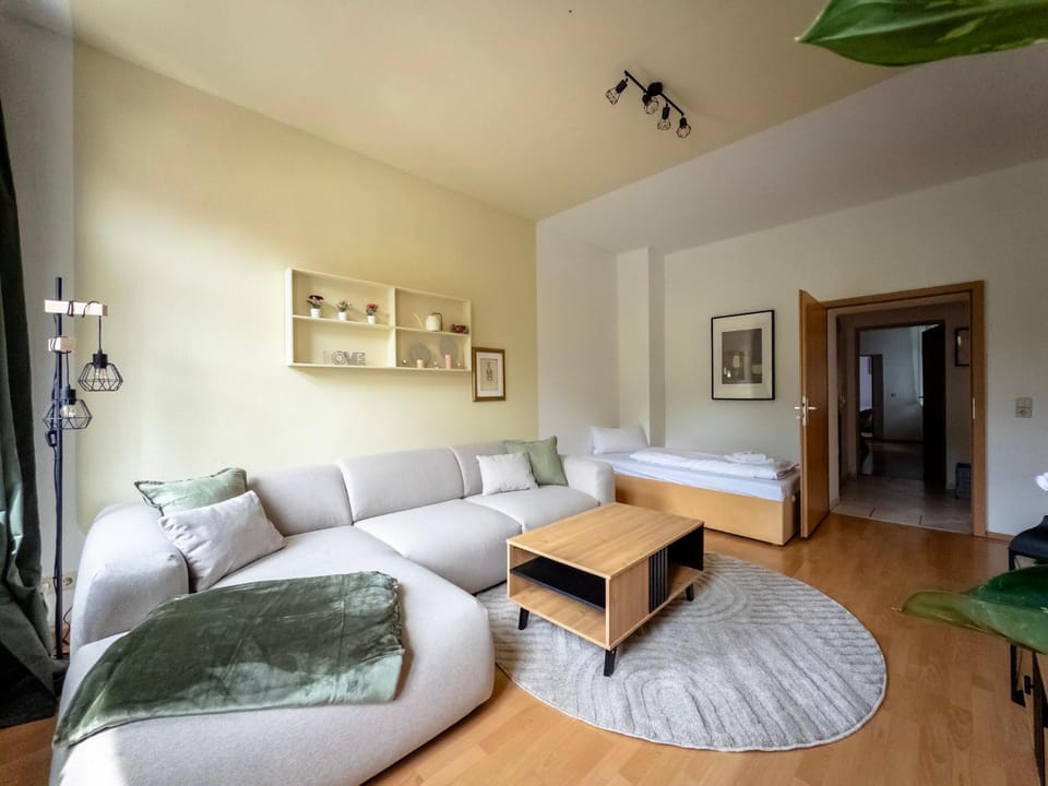 Bed, TV and multimedia, Living room, Bedroom, heating, heating, towels
