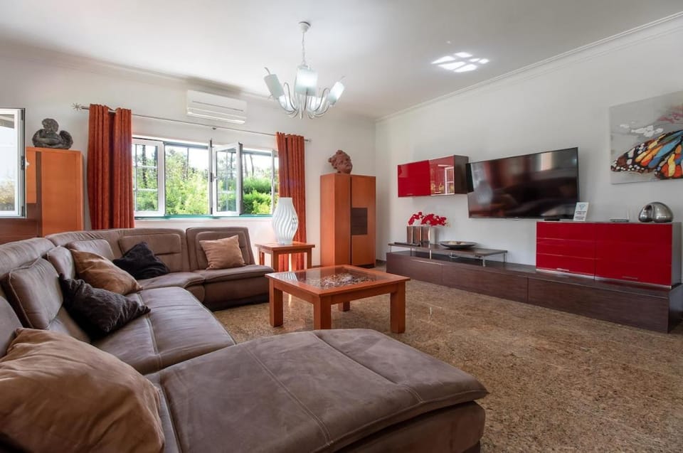 Aroeira Lisbon Villa - Sea & Golf House in Setubal District