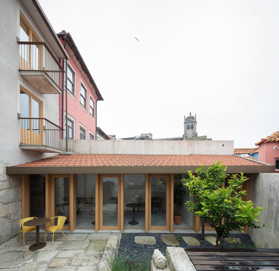 Property building, Facade/entrance, Garden, Garden view, Garden view