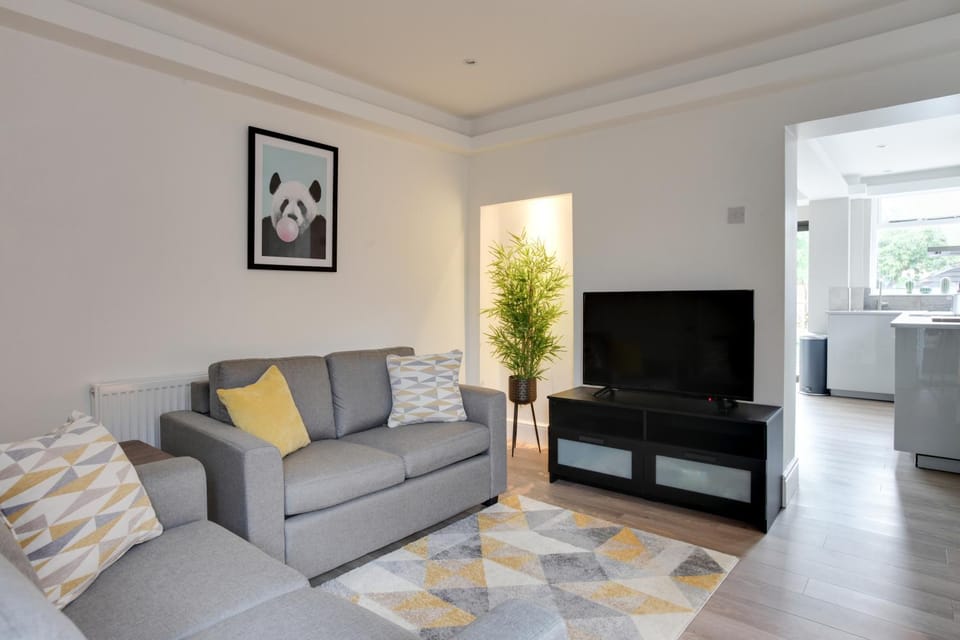 Communal lounge/ TV room, TV and multimedia, Living room, Seating area