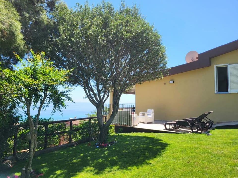 Property building, Garden, Sea view