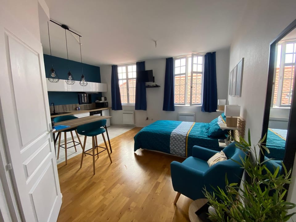 Kitchen or kitchenette, Photo of the whole room, Bedroom, pet friendly