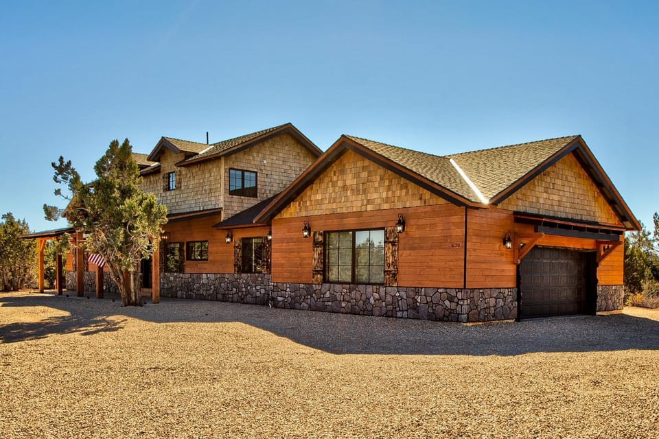 East Zion Mesa Retreat- Luxury, Hot Tub, Resort Amenities House in Zion National Park