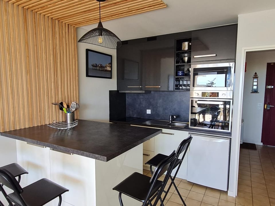 Studio moderne RDC avec garage et terrasse - FR-1-550-21 Apartment in Nouvelle-Aquitaine