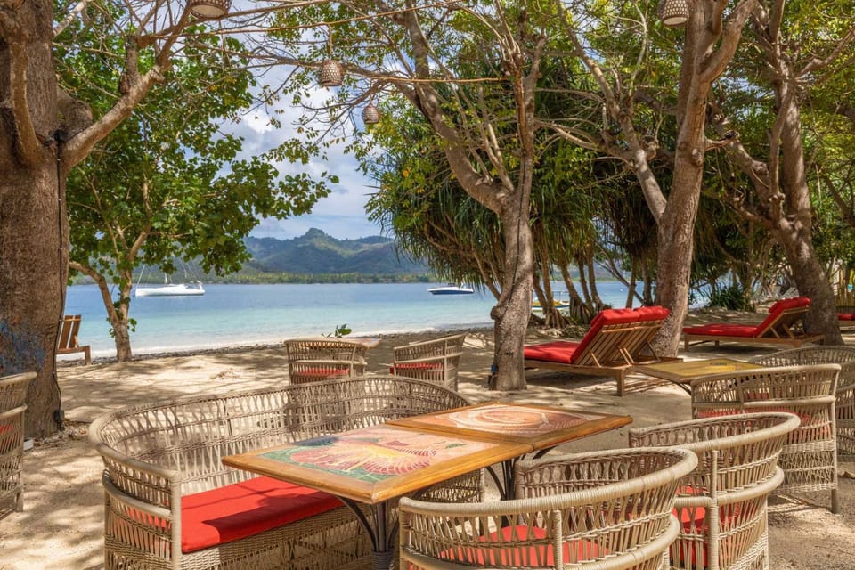 Restaurant/places to eat, Seating area, Beach, Sea view