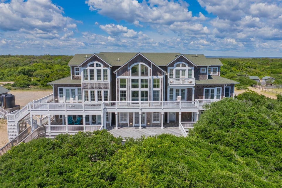 Oceanfront Estate 14BR No Resort Fee Sleeps 32 House in Corolla