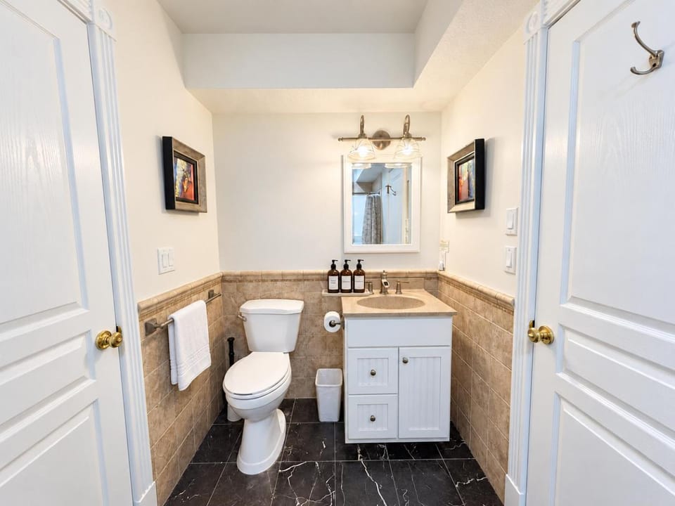 Oceanfront Estate 14BR No Resort Fee Sleeps 32 House in Corolla