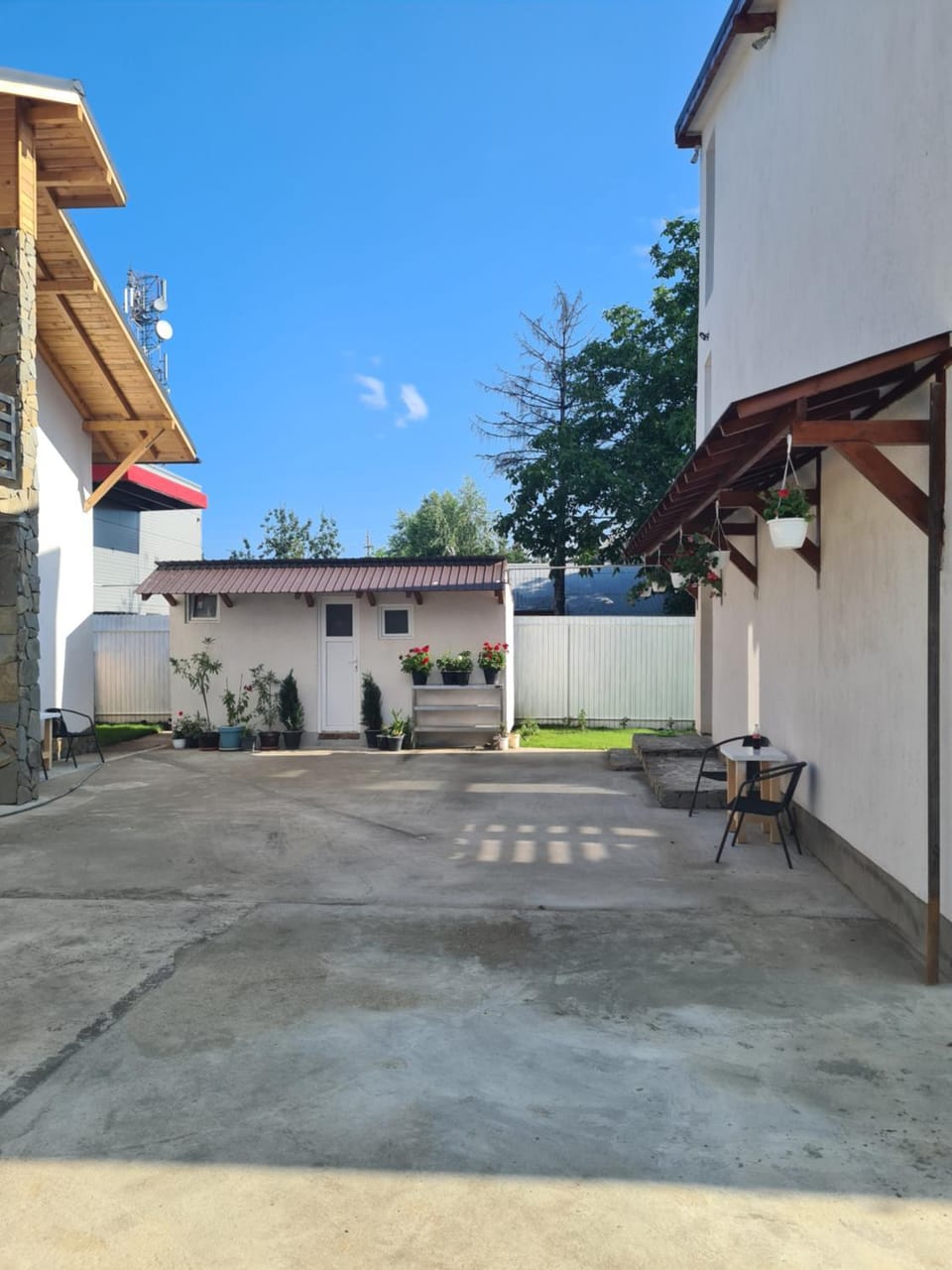 Luca's studio 2 ,Close to Therme Bucharest, Airport Otopeni Bed and Breakfast in Romania
